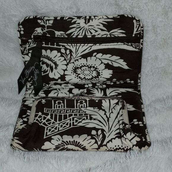 VERA BRADLEY Wallet  - Picture 3 of 8